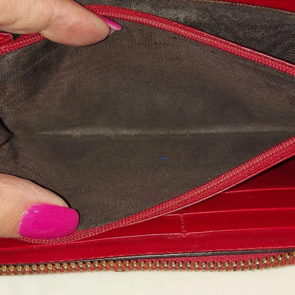 Gucci Guccissima Bow Zip Around Red Leather Zippy Wallet! - Picture 9 of 9